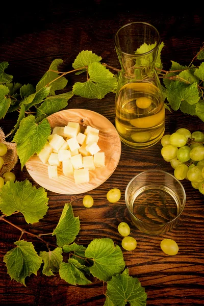 Uvas, queijo e vinho — Fotografia de Stock