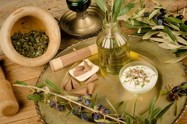 Косметика на основе оливкового масла — стоковое фото