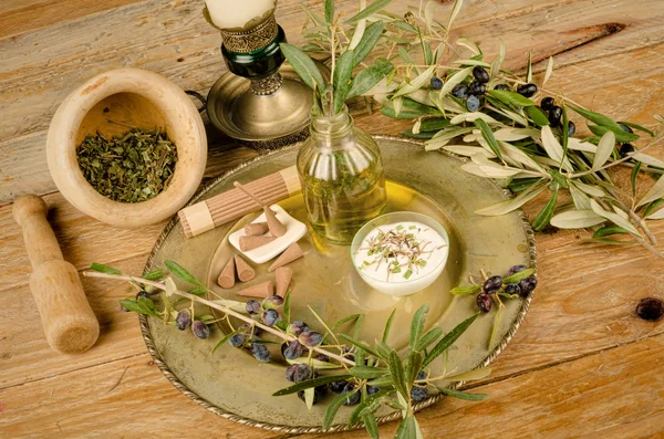 Косметика на основе оливкового масла — стоковое фото