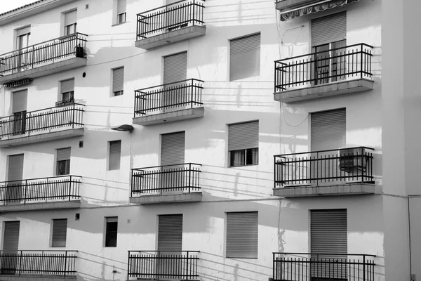 Shabby apartment block — Stock Photo, Image