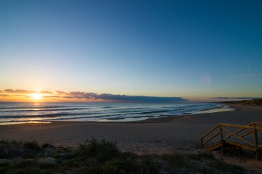 Sunrise doğal Guardamar Beach