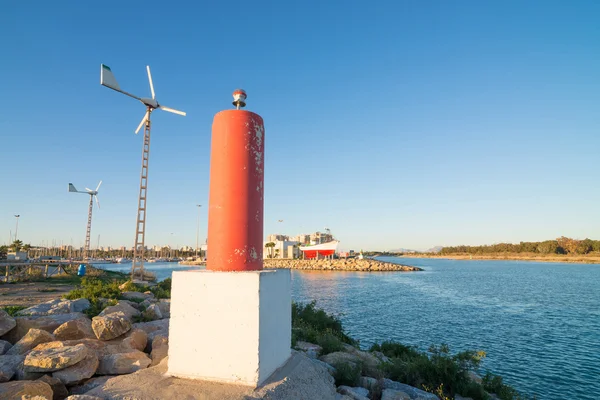 Porto alimentado com energia renovável — Fotografia de Stock