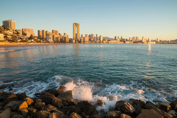 Benidorm bay w słoneczny poranek — Zdjęcie stockowe