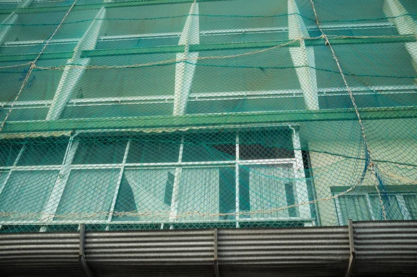 Safety netting on the facade — Stock Photo, Image