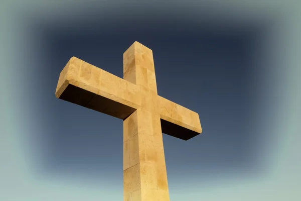 Grande cruz de pedra — Fotografia de Stock