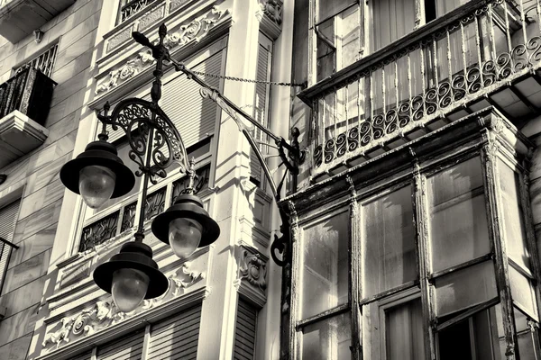 Facade with street light — Stock Photo, Image