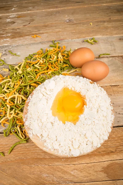 Preparing German spaetzle noodles — Stock Photo, Image