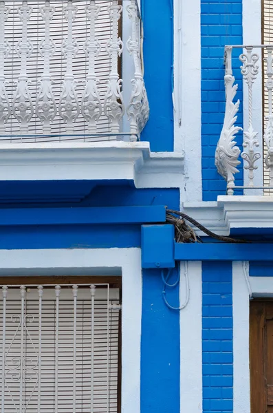 Mediterranean colors on an old facade — Stock Photo, Image