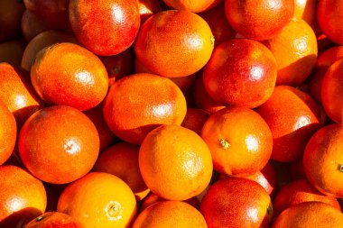 Portakal bir semt pazarı üzerinde