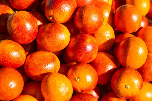 Sinaasappelen op een straatmarkt — Stockfoto