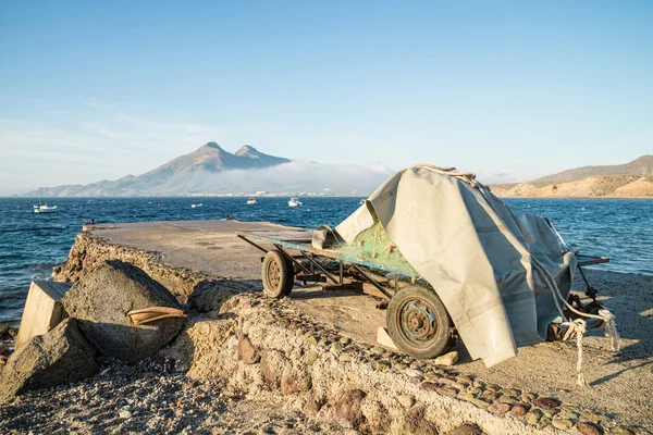 Släpvagn med fisknät — Stockfoto