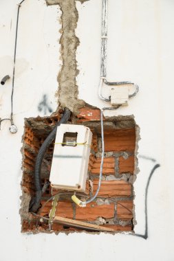 Elektrik sayacı bir duvar