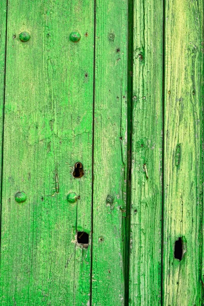 Yeşil ahşap plakalar