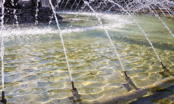 Güneşli bir çeşme