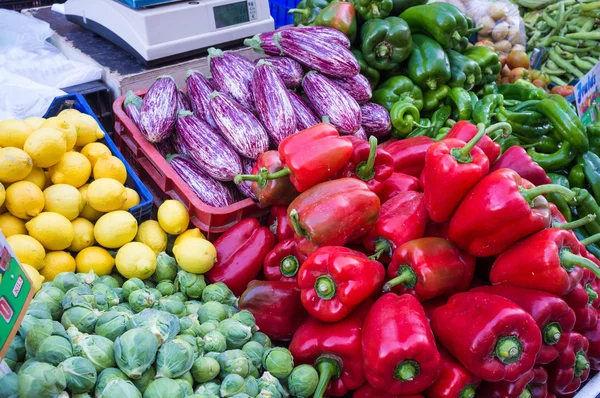 Produce on street market — Stock Photo, Image