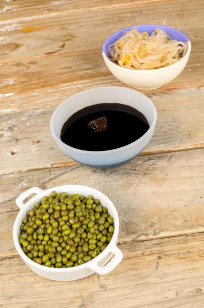 Soy beans, sprouts and sauce — Stock Photo, Image