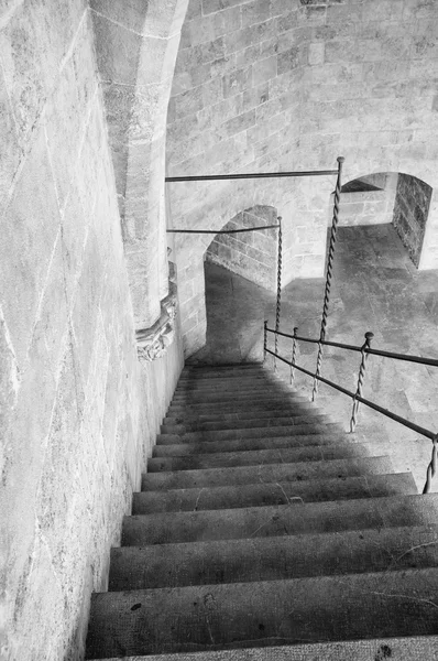 Escalier intérieur d'un château médiéval — Photo