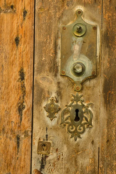 Porta velha e fechadura como fundo — Fotografia de Stock