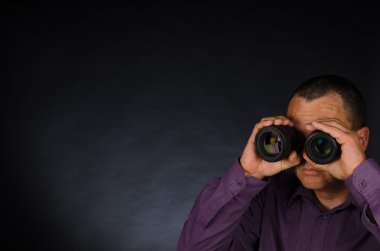 Adam fotoğraf lensler ile