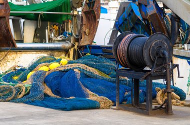 balıkçı teknesi ve donanımları