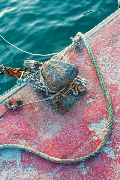 Bollard and rope on  fishing pier — Stockfoto