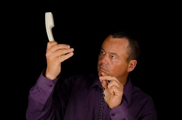 Hombre sosteniendo el teléfono —  Fotos de Stock
