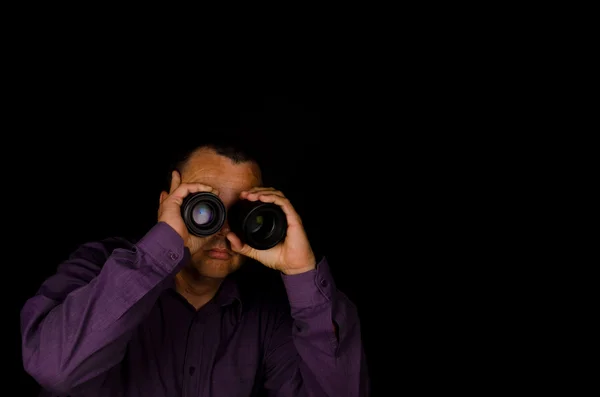 Homme avec lentilles de photographie — Photo