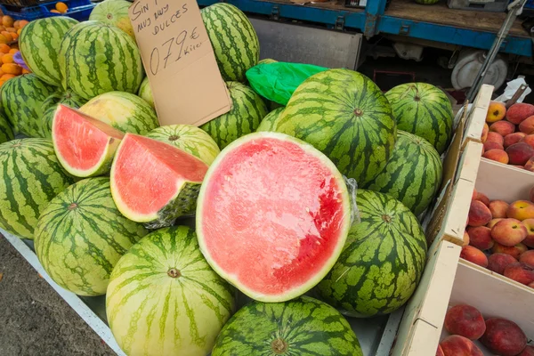 Fresh watermelons on display — Stock Photo, Image