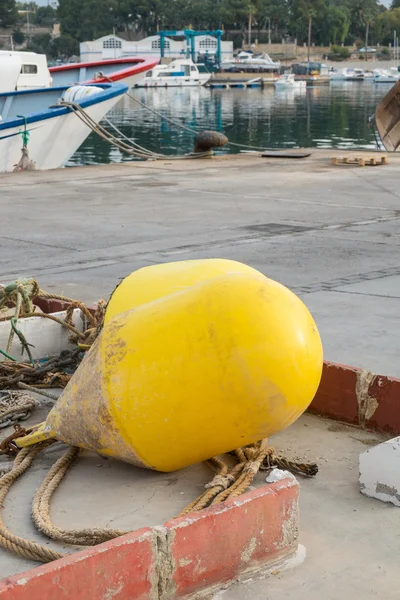 Utrustning vid fiskehamnen — Stockfoto