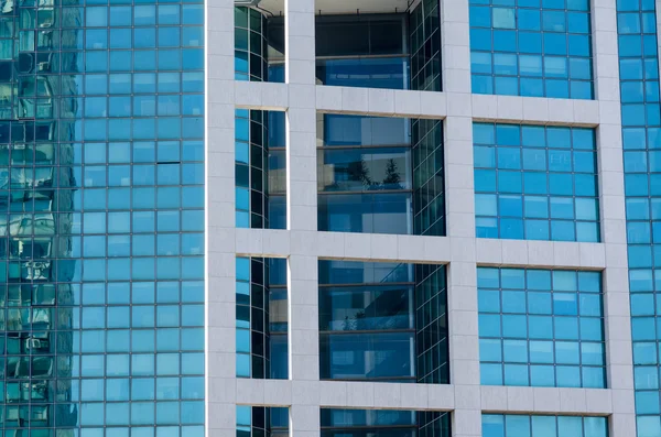 Vue sur l'immeuble de bureaux — Photo