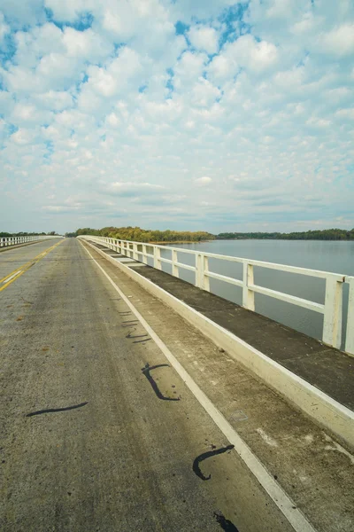 Road crossing Palmar reservoir — Stock Photo, Image