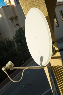 Yerli uydu çanağı