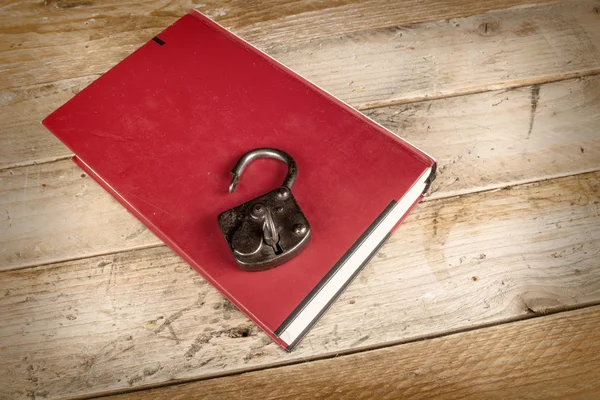 Book - the key to knowledge — Stock Photo, Image