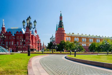 Moskova Kremlin. Manezhnaya Meydanı 'ndan Kremlin manzarası. - Rusya. Moskova.
