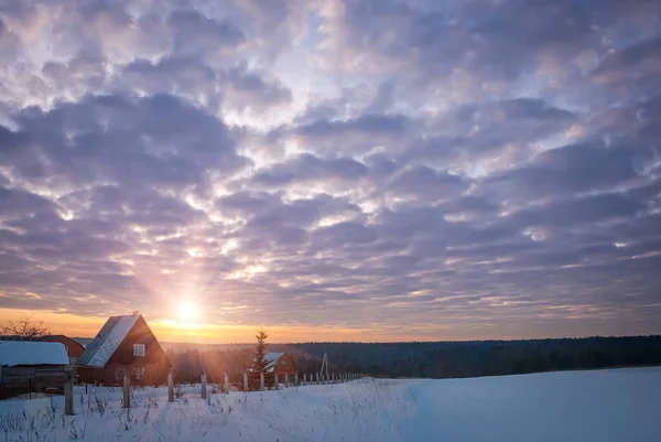 Paysage Hivernal Coucher Soleil Maison Sur Fond Champs Hiver Ciel — Photo