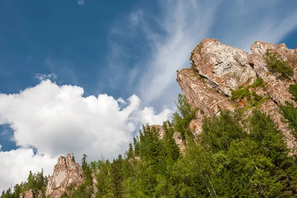 Paesaggi Della Siberia Montagne Coperte Foresta Sul Fiume Kiya Regione — Foto Stock