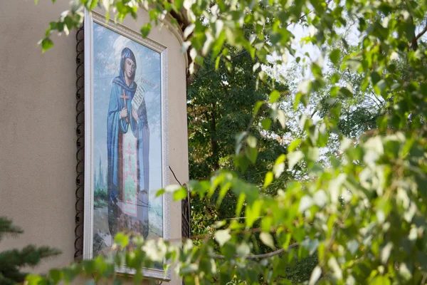 Frontansicht der orthodoxen Kirche in Moldawien — Stockfoto