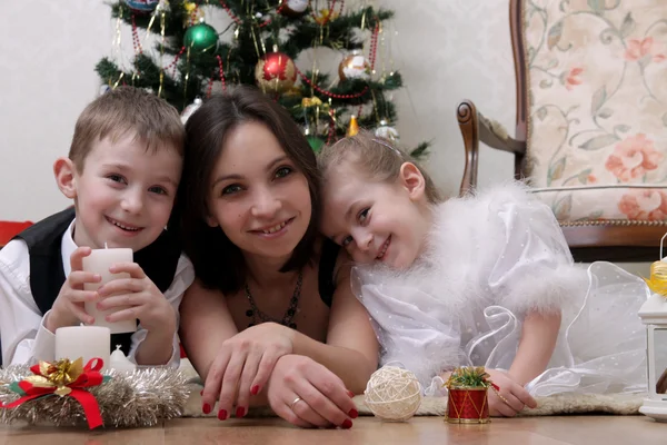 Moeder en haar kinderen — Stockfoto