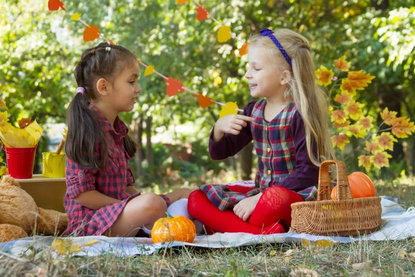 Girls having fun — Stock Photo, Image