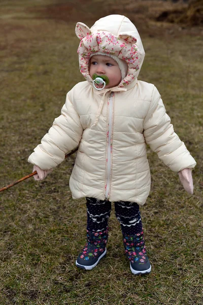 Little Kid Girl Playing Playground Winter — Fotografia de Stock