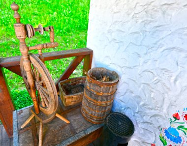 Ukrayna, Poltava 06 / 07 / 2020. Opishnya 'daki Ukrayna Seramiklerinin Ulusal Müze Rezervi. Bu antik köy, Ukrayna 'nın en büyük seramik zanaatkarları merkezi olarak biliniyor..