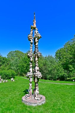 Ukrayna, Poltava 06 / 07 / 2020. Opishnya 'daki Ukrayna Seramiklerinin Ulusal Müze Rezervi. Bu antik köy, Ukrayna 'nın en büyük seramik zanaatkarları merkezi olarak biliniyor..