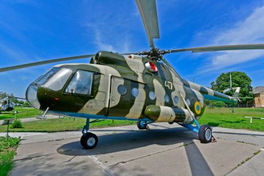 Ukrayna, Poltava 06 / 06 / 2020. Uzun Menzilli ve Stratejik Havacılık Müzesi Poltava askeri havaalanı bölgesinde kuruldu. Askeri uçaklar, savaşçılar, bombardıman uçakları ve askeri araçlar..