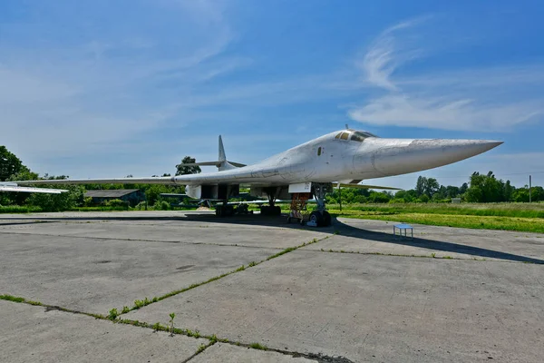 Ukraine Poltava 2020 在Poltava军用机场的领土上建立了远程和战略航空博物馆 军用飞机 战斗人员 轰炸机和地面军车 — 图库照片