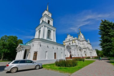 Ukrayna, Poltava 06.06.2020. İvanova Gora 'daki Varsayım Katedrali Poltava' daki ilk taş bina. 1751-70 yılları arasında Poltava Kalesi 'nin Vecheva meydanında 1695' ten beri bilinen ahşap bir kilisenin sahasında inşa edilmiş..