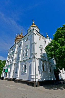 Çarmıhın Yücelişi Katedrali, Ukrayna 'da bugüne kadar ayakta kalan tek yedi kubbeli Barok kilisesidir..