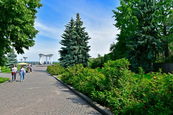 Ukraine Poltava 2020 People Friendship Rotunda White Beretka Colonnade Poltava — Stock Photo, Image