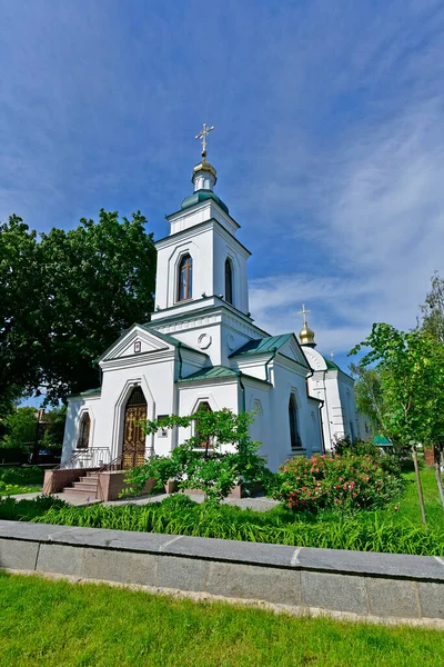 구원의 폴타바의 교회중 하나로 전통적 우크라이나 건축의 예이다 날짜는 알려져 — 스톡 사진