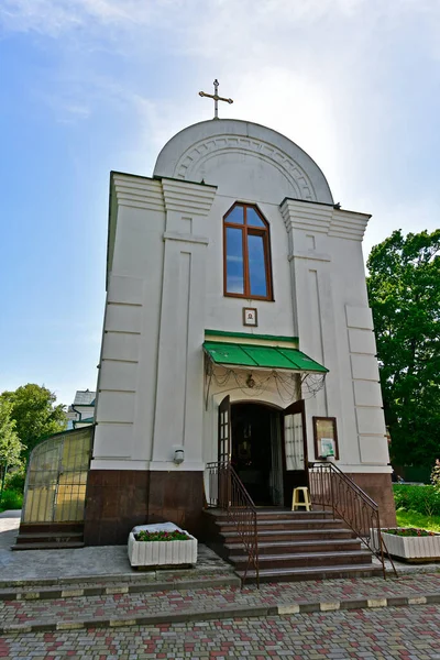 救世主教堂波尔塔瓦最古老的教堂之一 是乌克兰传统建筑的典范 基金会的确切成立日期不详 — 图库照片