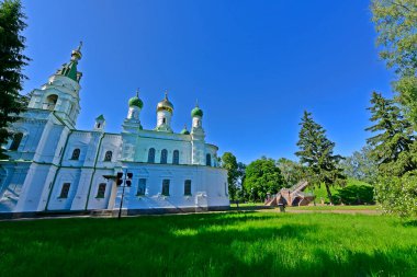 Yabancı Sampson Tapınağı, Rus ordusunun 1709 'da İsveçlilere karşı zaferi şerefine 1852' de kuruldu..